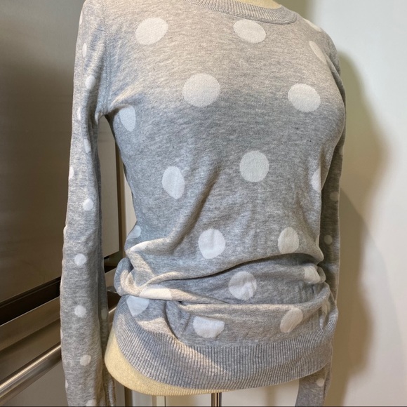 Express Reversible Crewneck Sweater - Picture 3 of 10